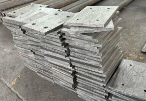 高強度高鉻合金熔煉復合耐磨板的耐磨層厚度多少？